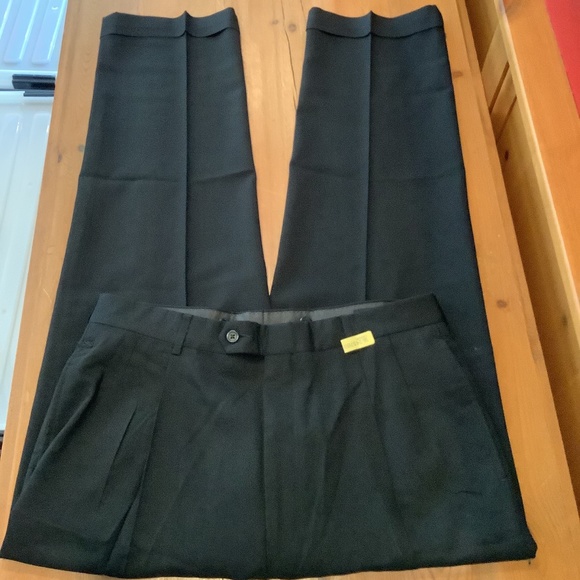 JOSEPH A BANK MENS SOLID BLACK DRESS PANTS. 34 W. EXCELLENT. - Picture 1 of 7